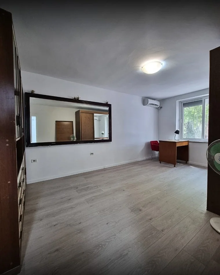 Tirane, jepet me qera apartament 2+1 Kati 2, 65 m² 