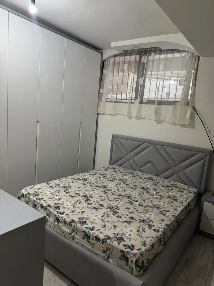 Tirane, jepet me qera apartament 1+1 Kati 1, 60 m² 380 € (Rrapo hekali)