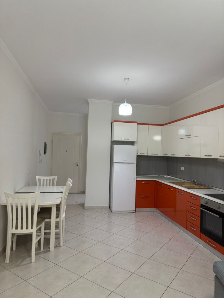 Tirane, jepet me qera apartament 2+1+Aneks+Ballkon Kati 2, 115 m² 500 € (Kopshti botanik 2+1+2)