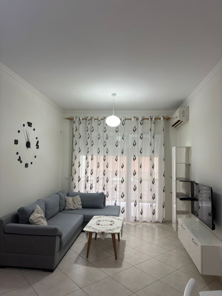 Tirane, jepet me qera apartament 2+1+Aneks+Ballkon Kati 2, 115 m² 500 € (Kopshti botanik 2+1+2)