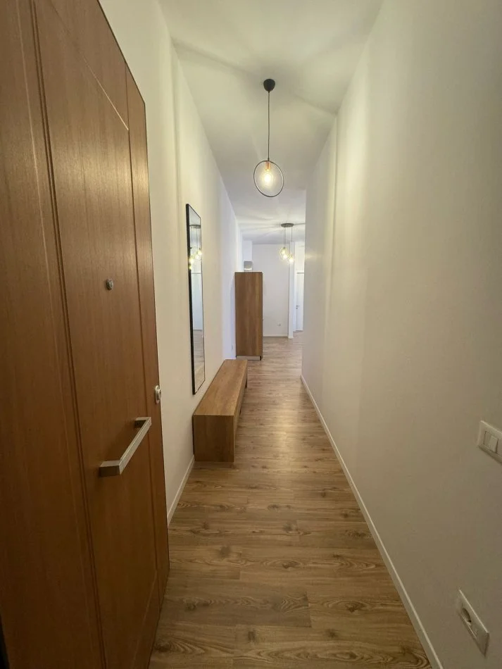 Tirane, jepet me qera apartament 1+1+Ballkon Kati 3, 70 m² 800 € (Delijorgji)