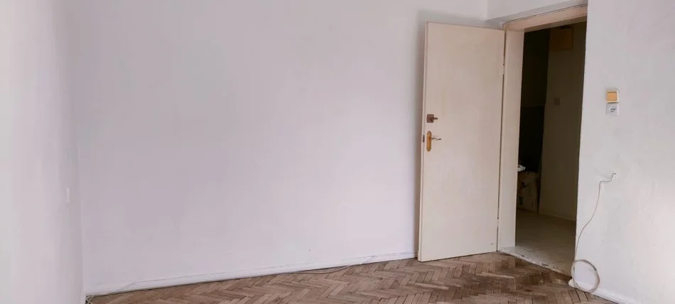 Tirane, shitet apartament 2+1+Ballkon Kati 4, 70 m² 125.000 € (Perballe Shkolles Harry Fultz)