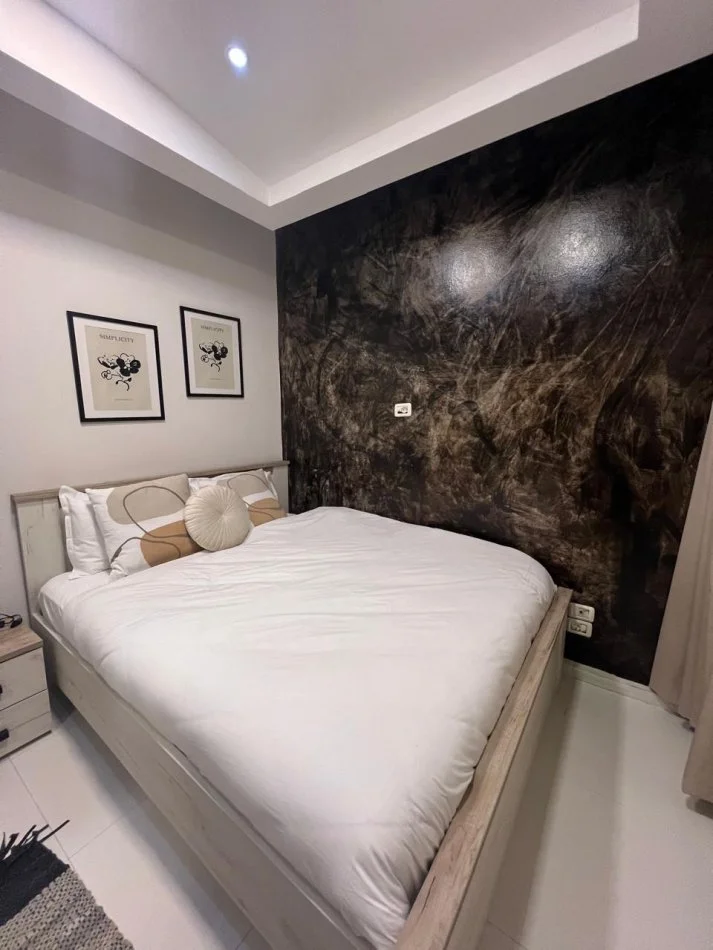 Tirane, jepet me qera apartament 1+1+Aneks+Ballkon Kati 2, 65 m² 651 € (Ish blloku pallatet agimi)