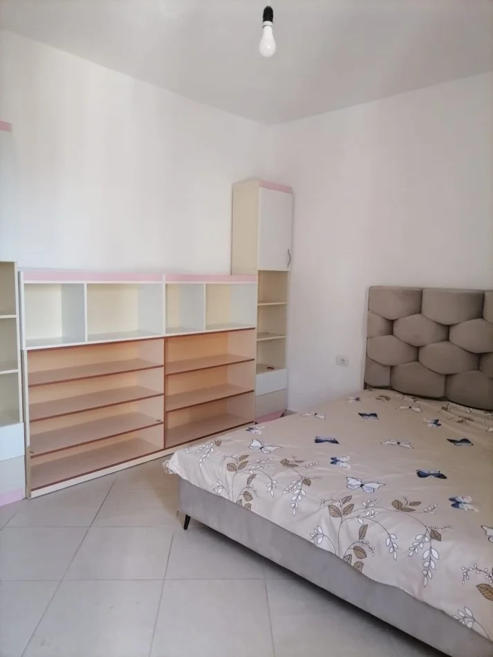 Tirane, jepet me qera apartament 2+1+Ballkon Kati 4, 108 m² 300 € (Rramazan Gaxherri)