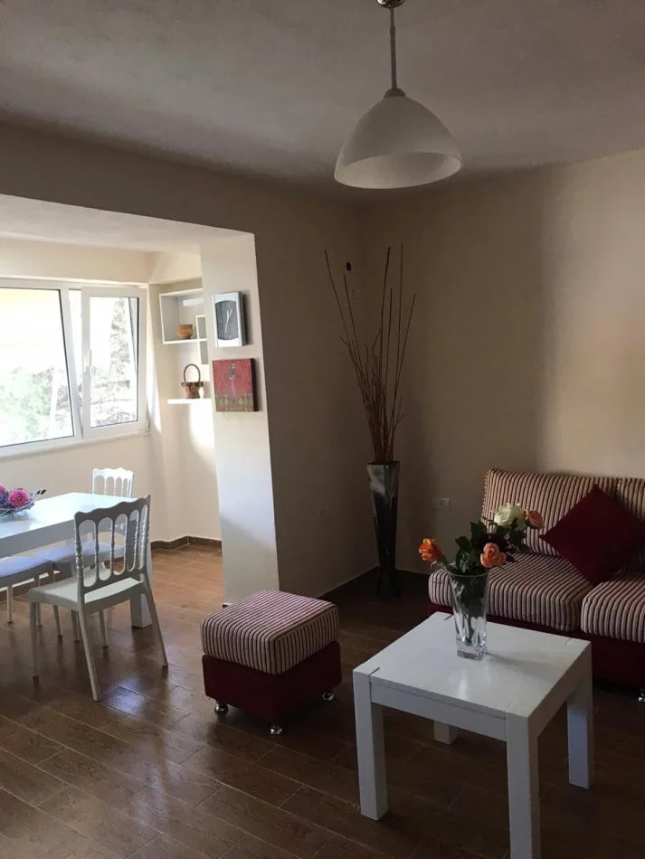 Tirane, jepet me qera apartament 2+1+Ballkon Kati 3, 90 m² 600 € (21 dhjetori)