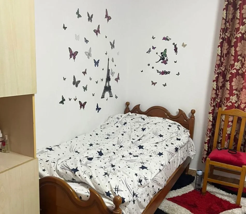 Tirane, ndarje qeraje Vile 2+1+Ballkon Kati 1, 88 € (Rruga Elbasanit)