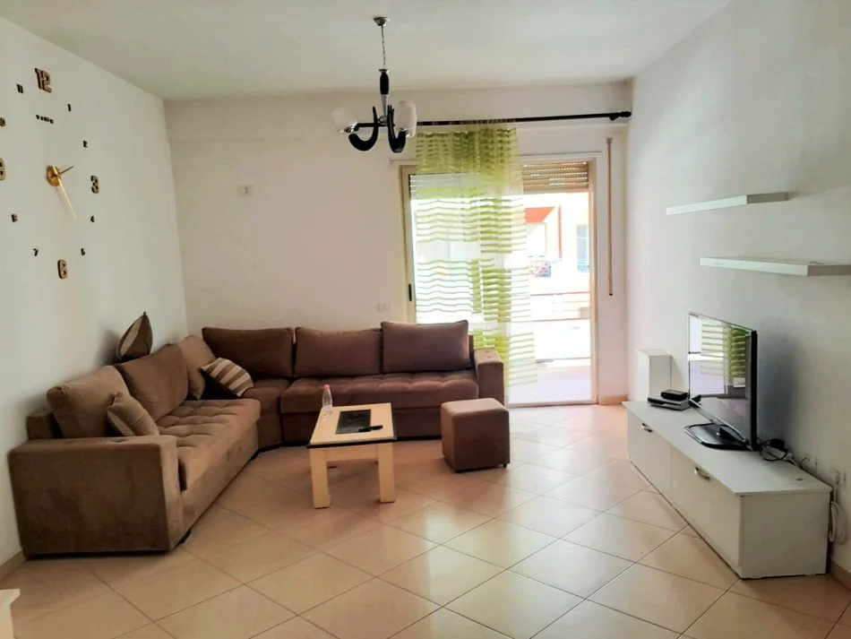 Tirane, jepet me qera apartament 2+1 Kati 4, 100 m² 450 € 