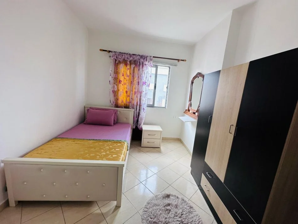 Tirane, jepet me qera apartament 2+1+Ballkon Kati 8, 120 m² 450 € (Oslo bar astir)