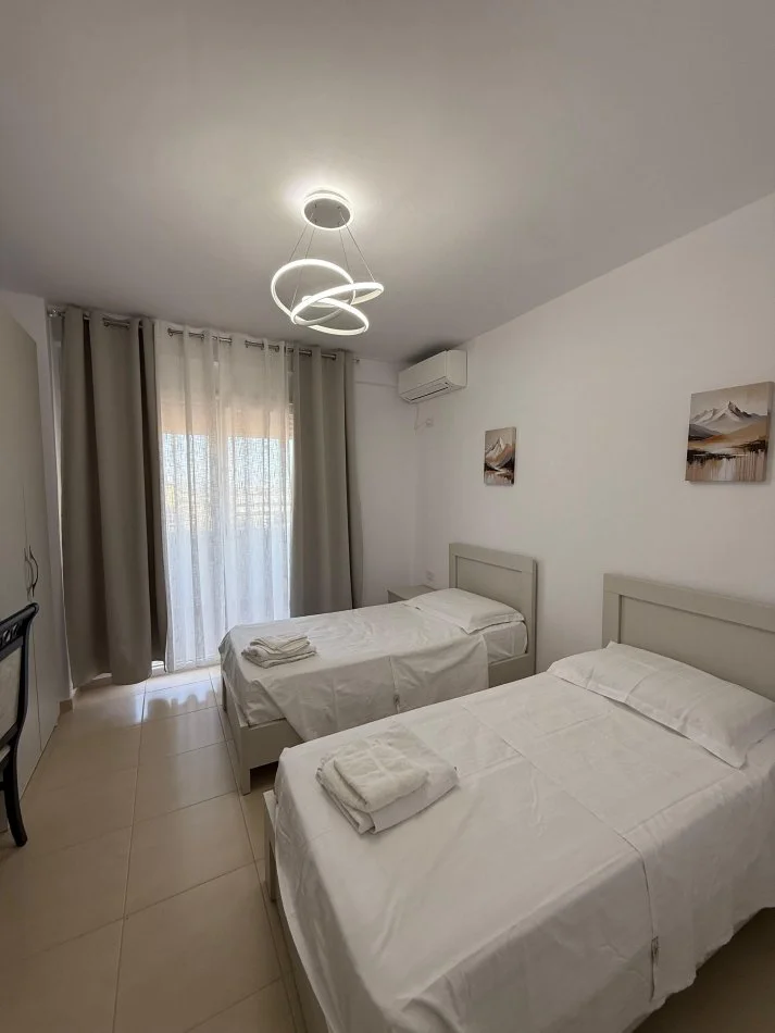 Vlore, jepet me qera apartament 2+1+Ballkon , 600 €
