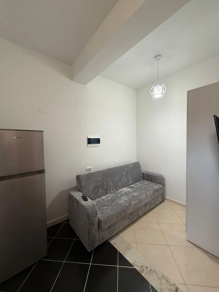 Vlore, jepet me qera garsonier 1+1 , 32 m² 150 € (rruga misto mele vlore)