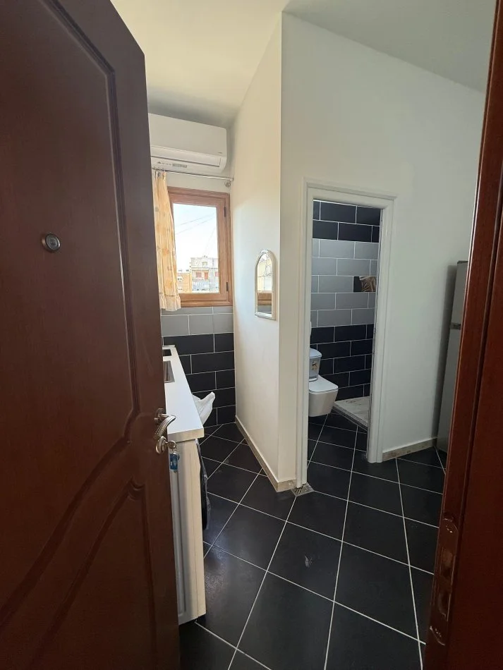 Vlore, jepet me qera garsonier 1+1 , 32 m² 150 € (rruga misto mele vlore)