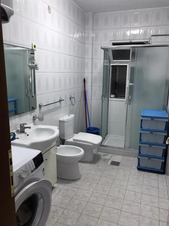 Tirane, jepet me qera , 50.000 € 