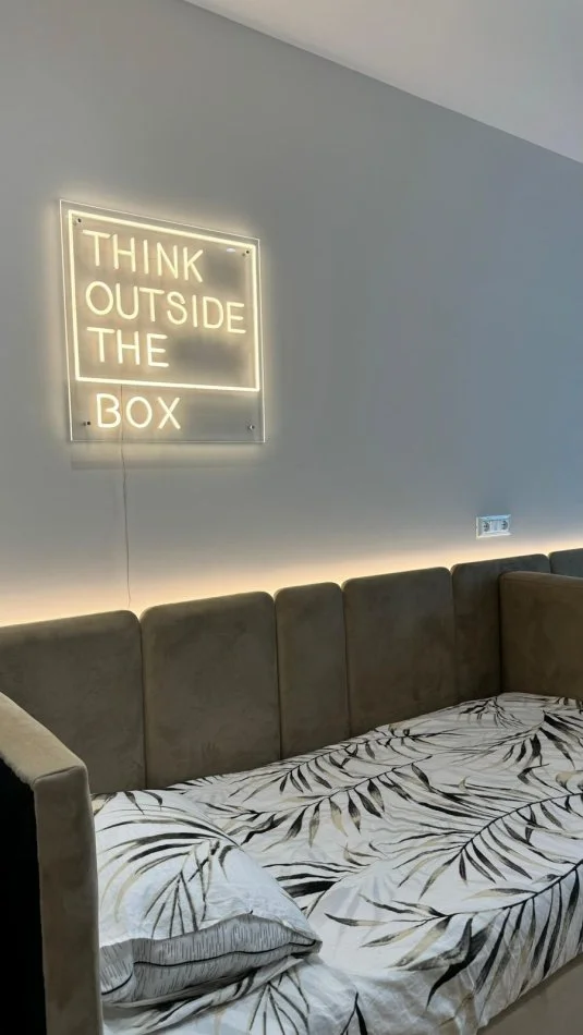 Tirane, jepet me qera apartament 2+1+Ballkon Kati 9, 130 m² 2.200 € (Liqeni Artificial)