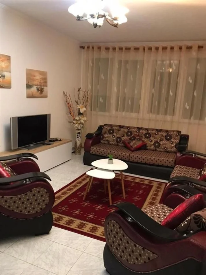 Tirane, jepet me qera , 50.000 € 