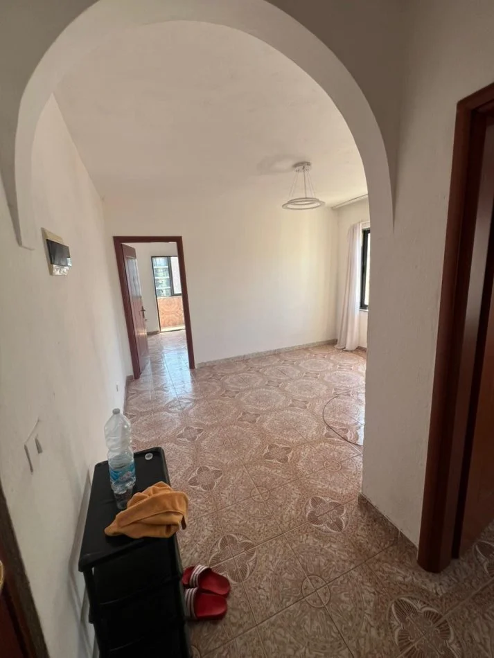 Tirane, jepet me qera , 400 € 