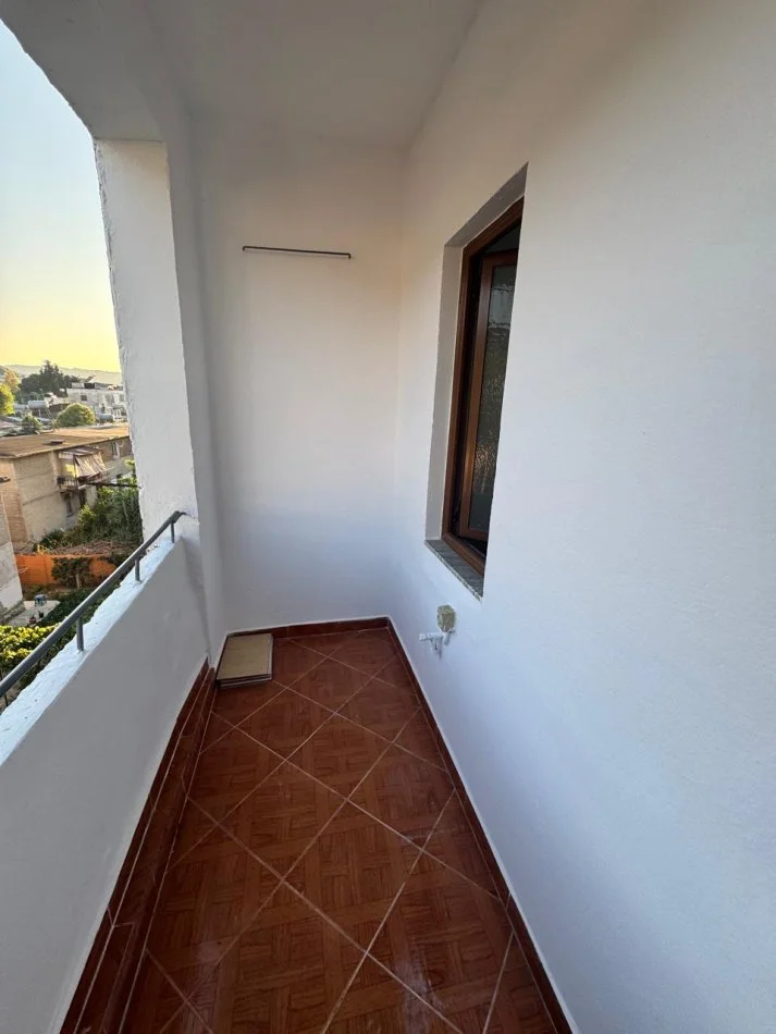 Tirane, shitet apartament 1+1+Aneks+Ballkon Kati 4, 70.000 € 