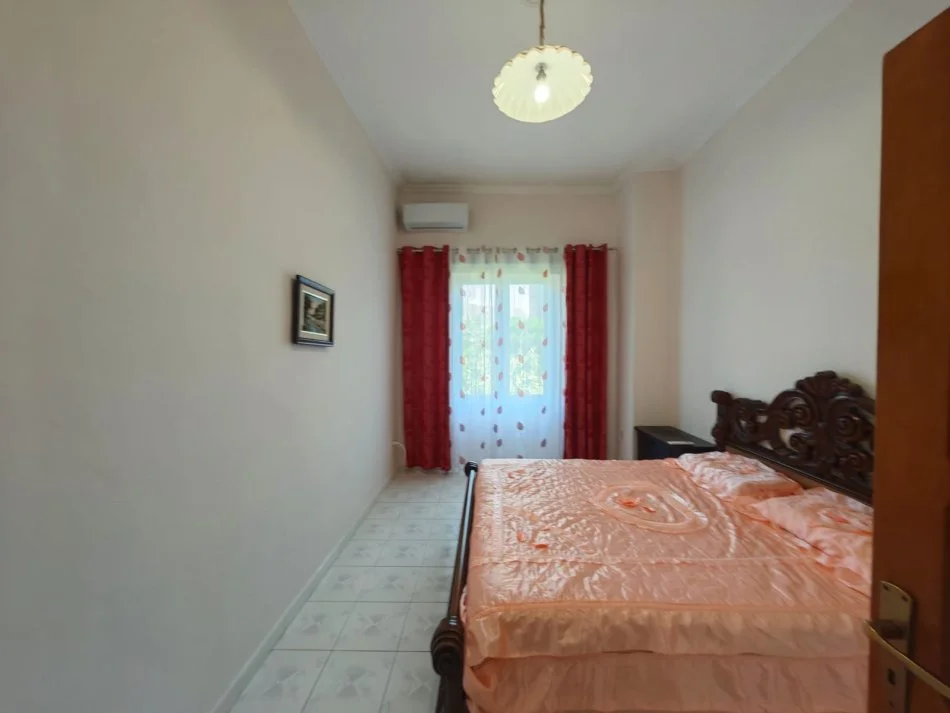 Tirane, jepet me qera apartament 2+1 Kati 4, 90 m² 650 € (Shallvaret qender)