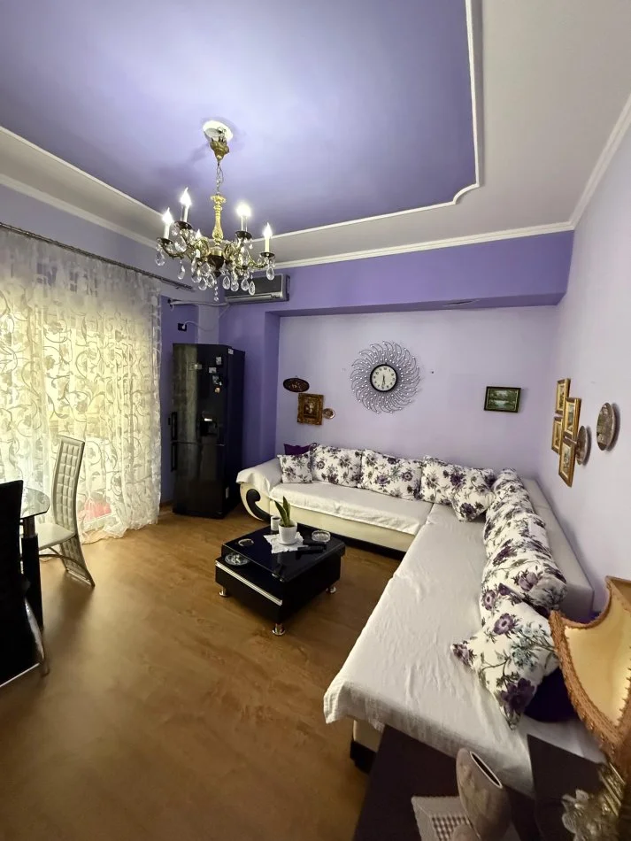 Tirane, jepet me qera apartament 2+1+Ballkon Kati 3, 85 m² 600 € (Kodra e Diellit)