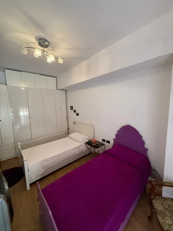 Tirane, jepet me qera apartament 2+1+Ballkon Kati 3, 85 m² 600 € (Kodra e Diellit)