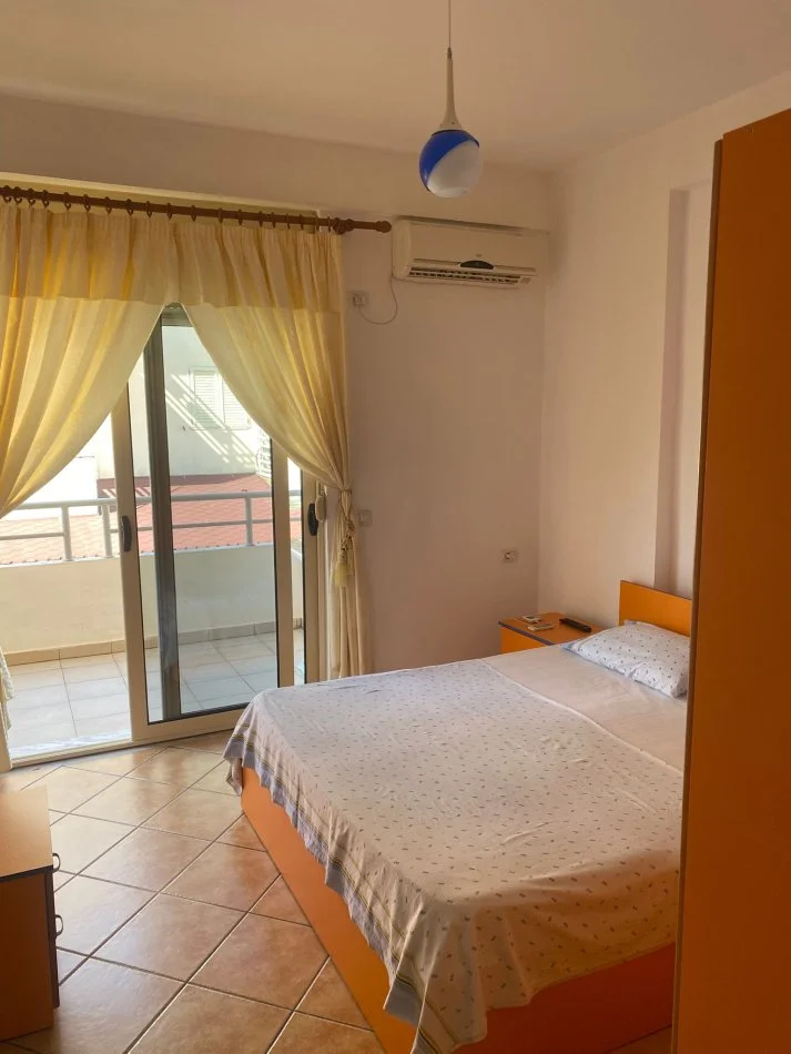Jepet me qira ditore  apartament 1+1 Kati 4 (Orikum!)