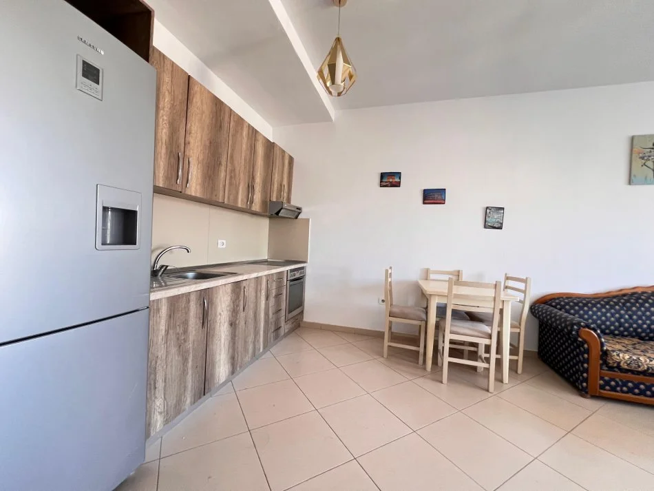 Shitet apartament 1+1, Spitali Amerikan 3 tek Golden Park, 115,000€