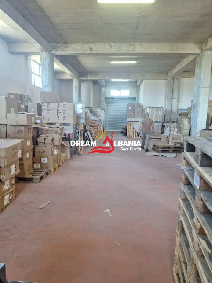 Tirane, jepet me qera Kati 1, 500 m² 2.500 € (afer rruges Elbasanit ne zonen e Saukut)