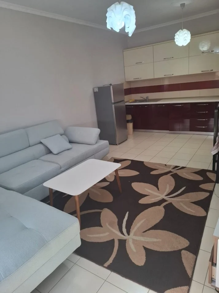 Tirane, jepet me qera apartament 1+1+Aneks+Ballkon Kati 3, 73 m² 400 € (Astir)