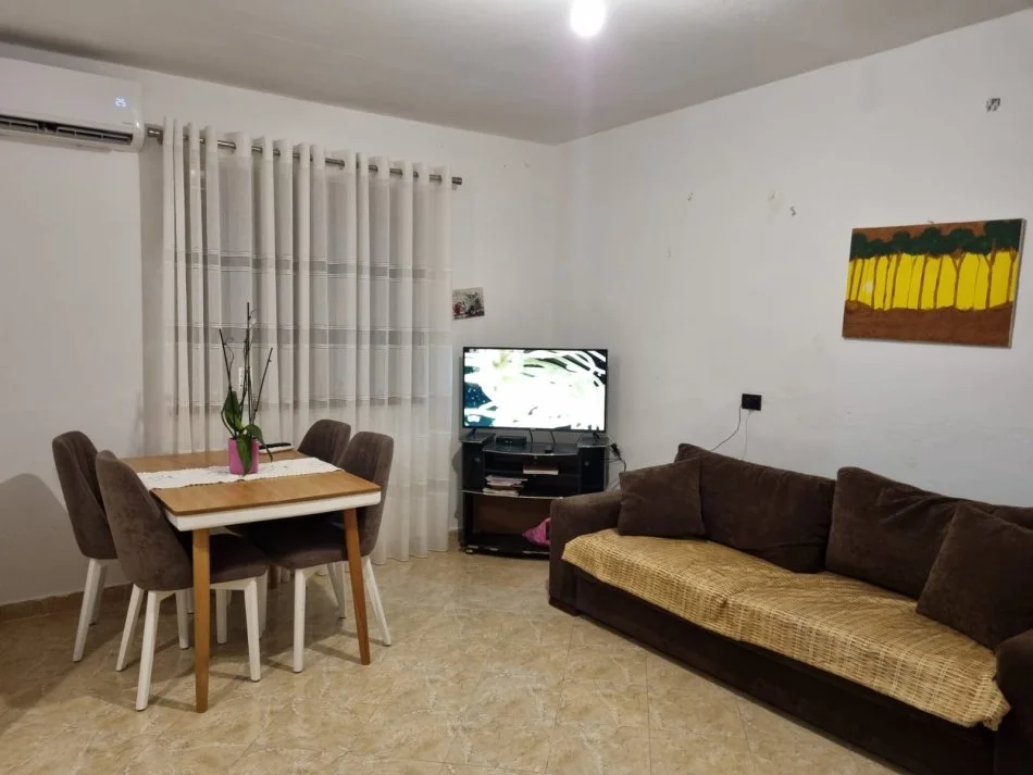 Tirane, jepet me qera apartament 2+1+Ballkon Kati 5, 2 m² 500 € (Rr.Ndre Mjeda)