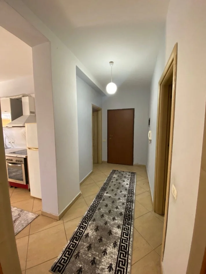 Tirane, jepet me qera apartament 2+1+Ballkon Kati 4, 90 m² 600 € (Rapo hekali)