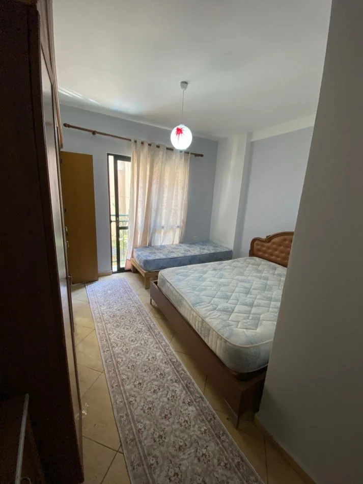 Tirane, jepet me qera apartament 2+1+Ballkon Kati 4, 90 m² 600 € (Rapo hekali)