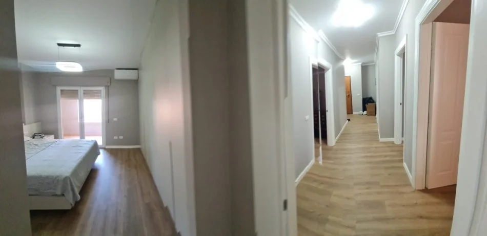 Tirane,Shitet Apartament Cilësor, rinovuar-kompletuar,tip 2+1,me 2 banjo,2 ballkone,kati 5, sip.114m² neto, Cmim 310'000€, në pallat ri 11-kat, mundësia një post-parkimi në -1, 250m nga qendra / Sheshi Skënderbej, ndërmjet kryqëzimit me rrugën Mine Peza e blv. Zogu Parë tek Min.Drejtësisë Tirane