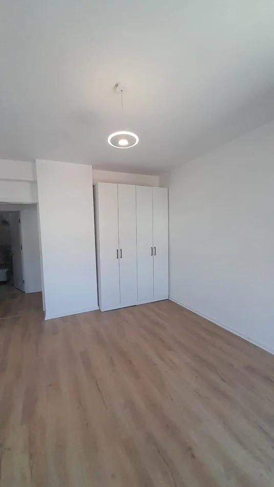 Tirane, jepet me qera apartament 2+1+Ballkon Kati 2, 110 m² 400 € Te TV KLAN