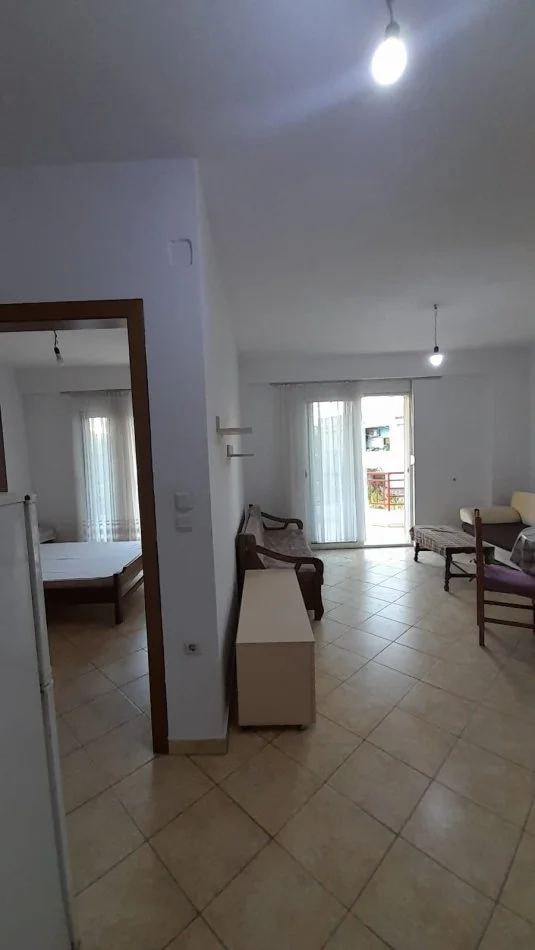 Tirane, jepet me qera apartament 1+1+Ballkon Kati 2, 67 m² 320 € (Rr. Gramoz Pashko , te Market Bujari)