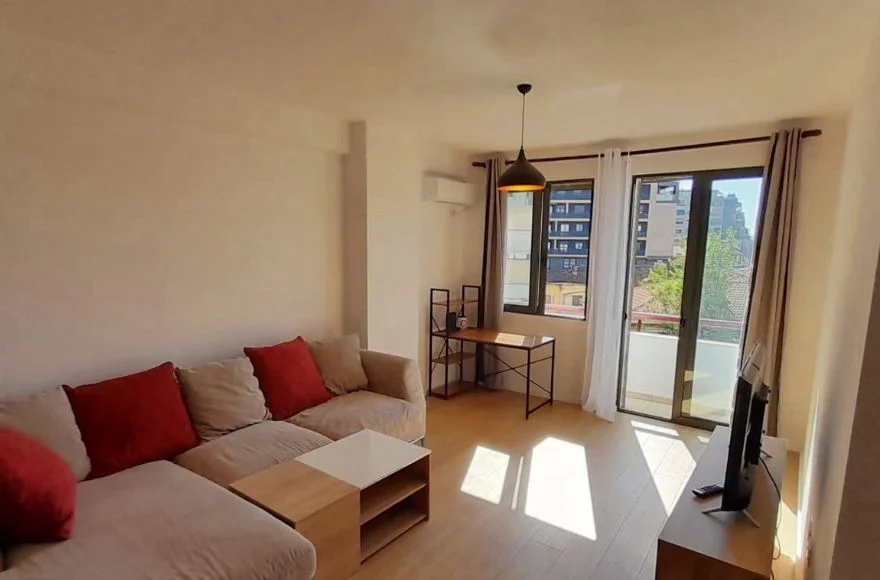 Tirane, jepet me qera apartament 1+1 Kati 4, 59.000 € (Sheshi willson)