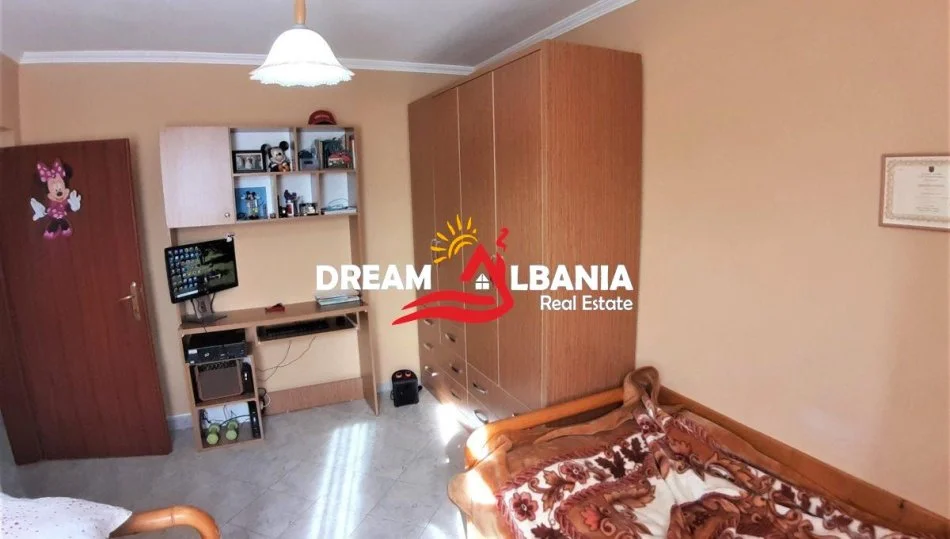 Tirane, jepet me qera apartament 2+1 Kati 5, 80 m² 600 € (tek Tregu Elektrik)