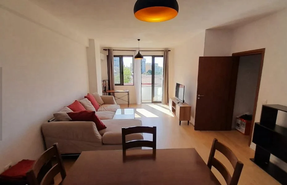 Tirane, jepet me qera apartament 1+1 Kati 4, 59.000 € (Sheshi willson)