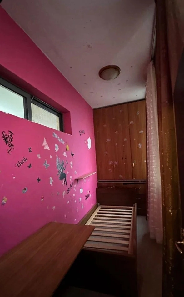 Tirane, jepet me qera apartament 2+1+Ballkon Kati 4, 500 € (Pas square 21)