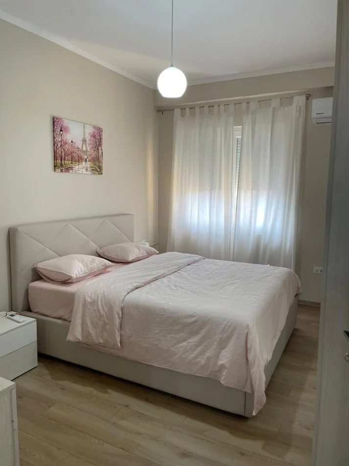 Tirane, jepet me qera apartament 2+1+Aneks Kati 2, 82 m² 500 € (Rruga Dibrës)