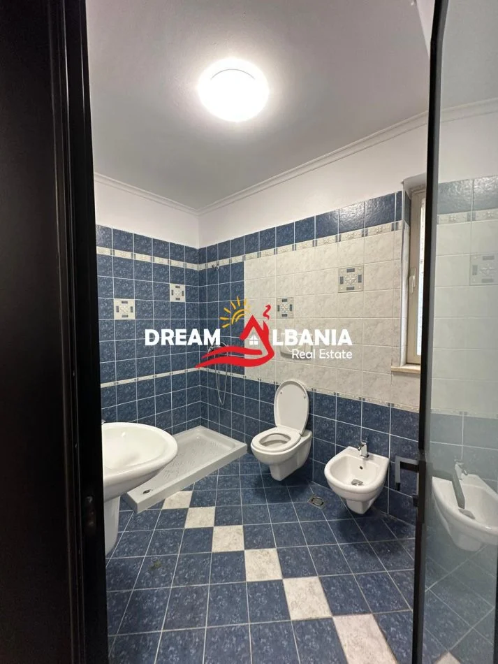 Tirane, shitet apartament 1+1 Kati 1, 62 m² 158.000 € (ne rrugen Sami Frasheri prane Gjimnazit Petro Nini)