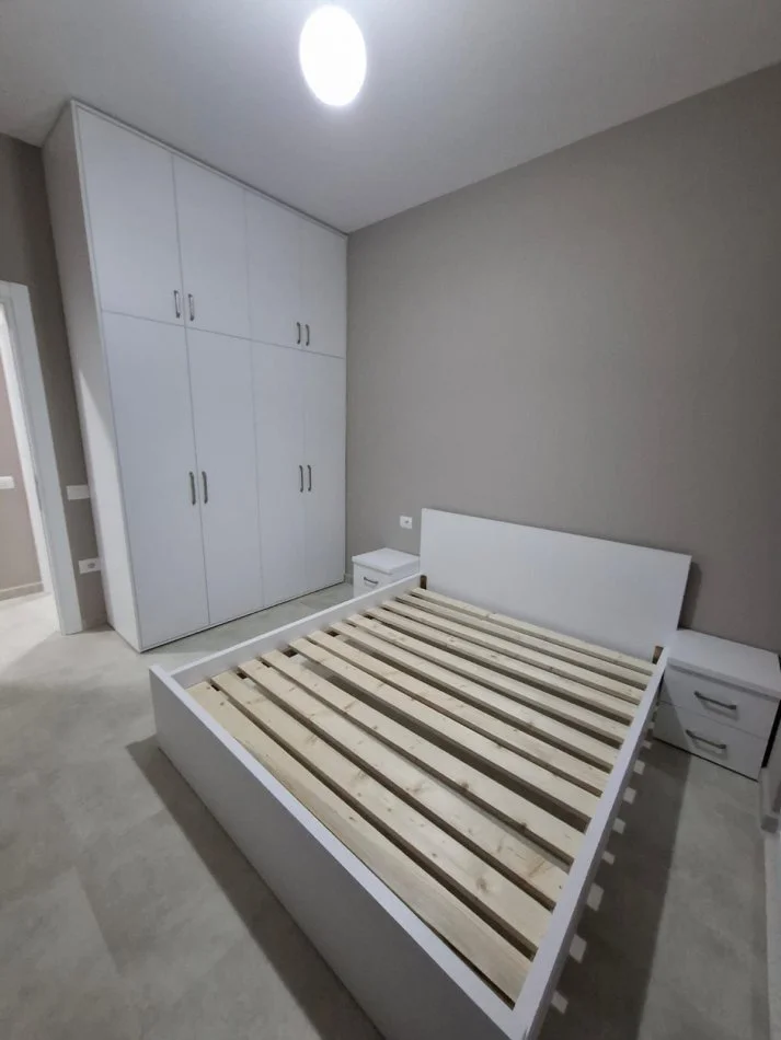 Tirane, jepet me qera , (Birra Tirana)