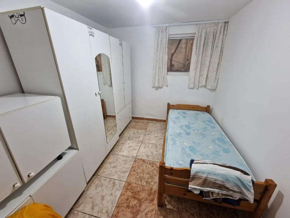 Tirane, jepet me qera apartament 2+1 Kati 1, 90 m² 450 € 