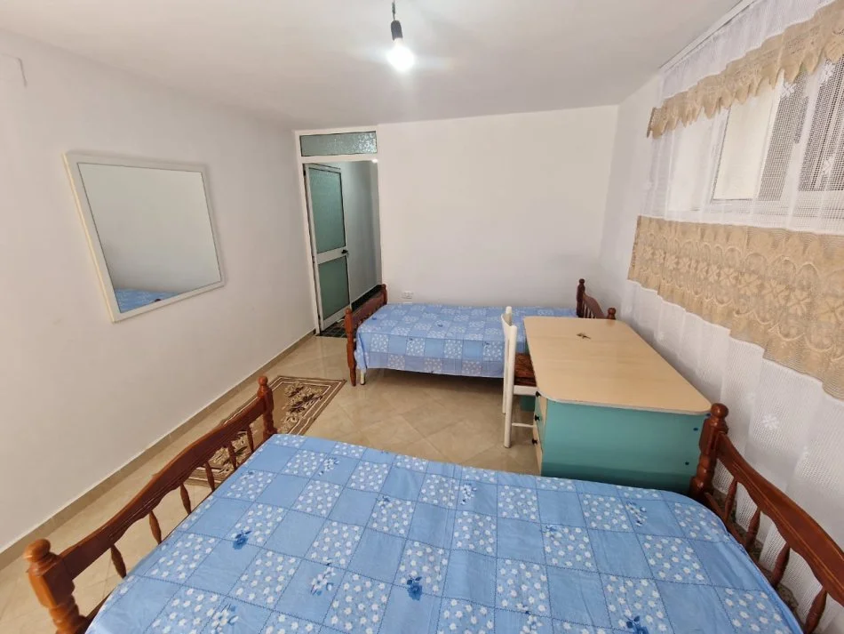 Tirane, jepet me qera apartament 2+1 Kati 1, 90 m² 450 € 