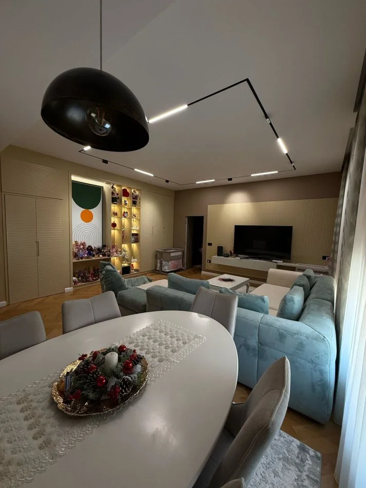 Tirane, shitet apartament 2+1+Aneks+Ballkon Kati 6, 125 m² 