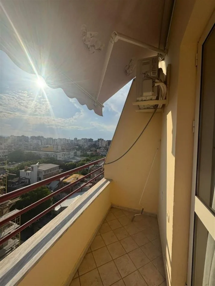 Tirane, jepet me qera , 400 € 