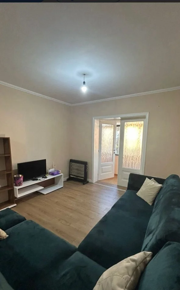 Tirane, jepet me qera , 550 € (Oxhaku)
