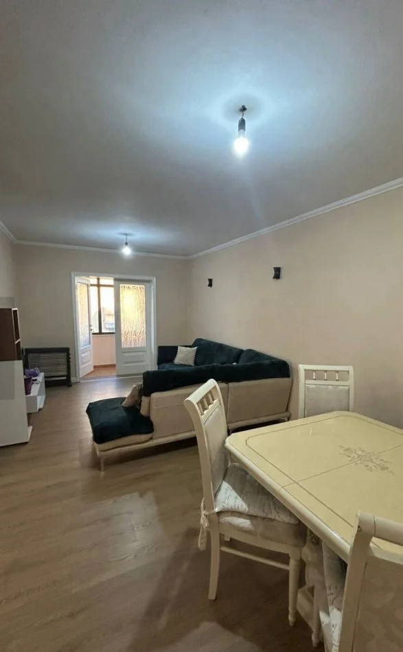 Tirane, jepet me qera , 550 € (Oxhaku)