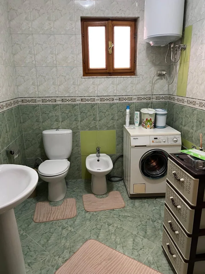 Tirane, jepet me qera , 600 € (Rruga Artan Lenja)