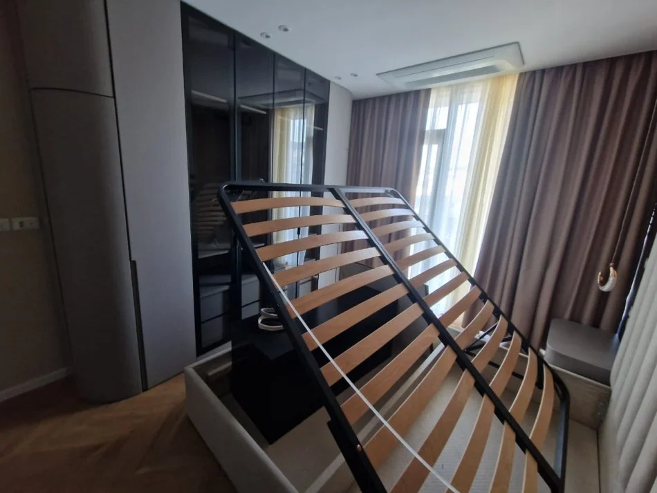 Tirane, jepet me qera apartament 2+1+Aneks+Ballkon Kati 9, 120 m² 2.000 € 