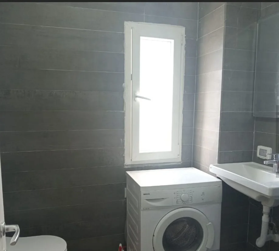 Tirane, jepet me qera apartament , 500 € (Selit)