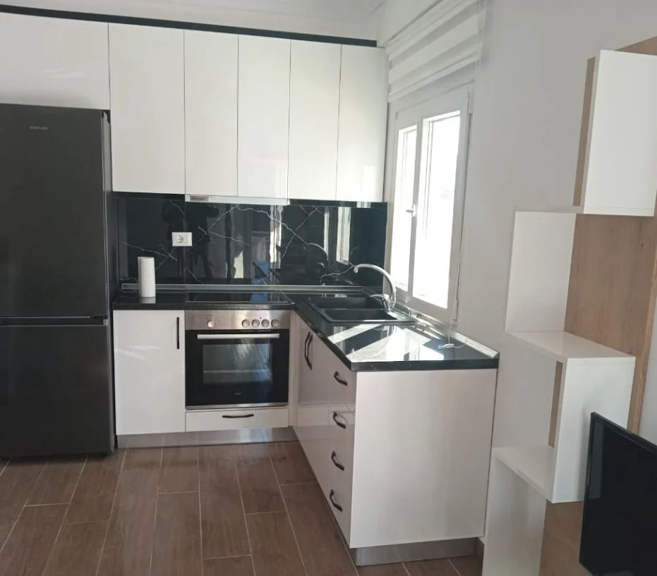 Tirane, jepet me qera apartament , 500 € (Selit)